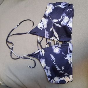 Athleta Floral Print Bikini Top Size Medium